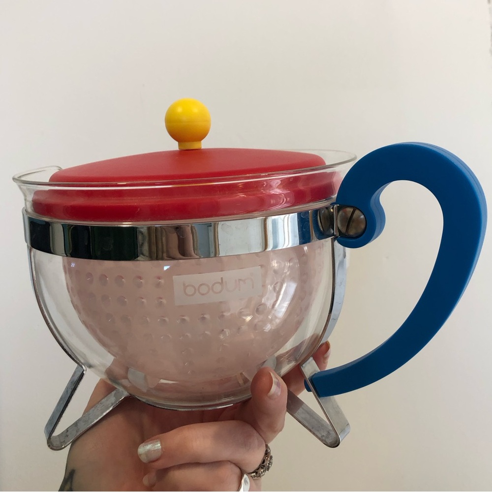 Bodum Chambord Red Lid Teapot with Blue Handle
